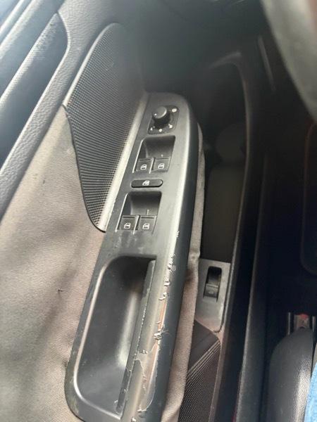 Volkswagen Jetta 2.5L w/ Sunroof 2014