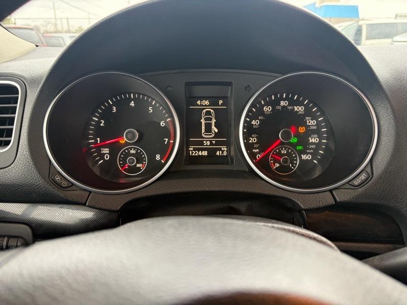 Volkswagen Jetta 2.5L w/ Sunroof 2014