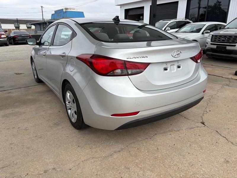 Hyundai Elantra 4dr Sdn Auto SE 2016
