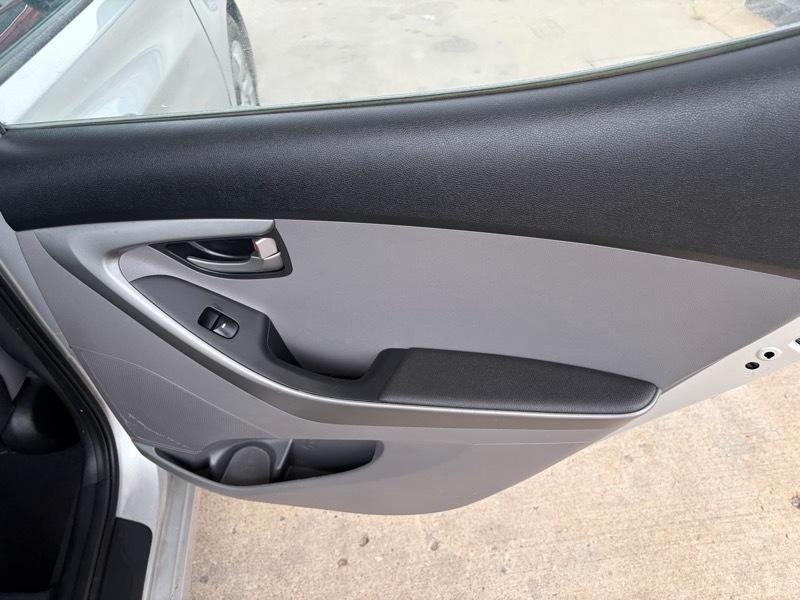 Hyundai Elantra 4dr Sdn Auto SE 2016