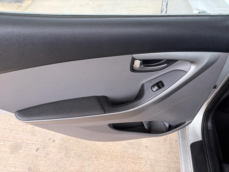 Hyundai Elantra 4dr Sdn Auto SE 2016