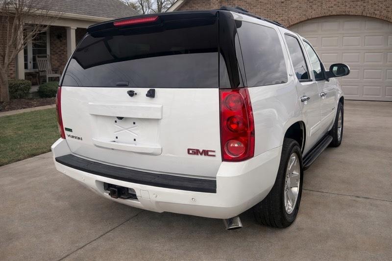 GMC Yukon 4WD 4dr 1500 SLT 2011