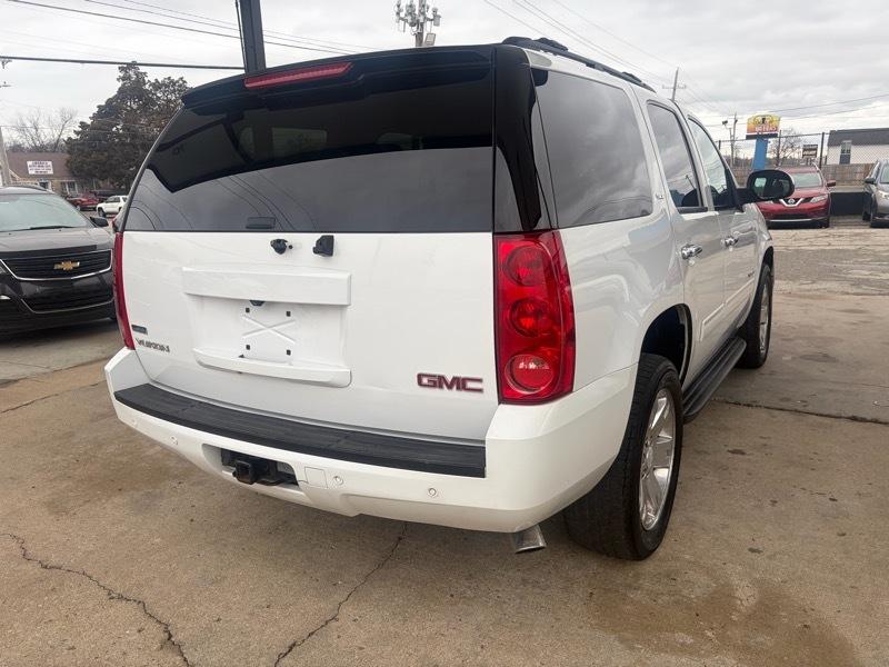 GMC Yukon 4WD 4dr 1500 SLT 2011