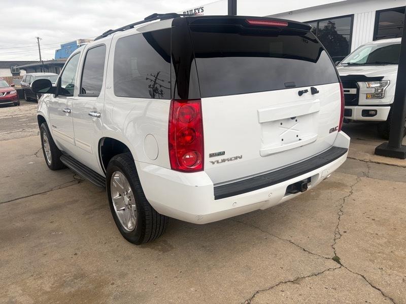 GMC Yukon 4WD 4dr 1500 SLT 2011