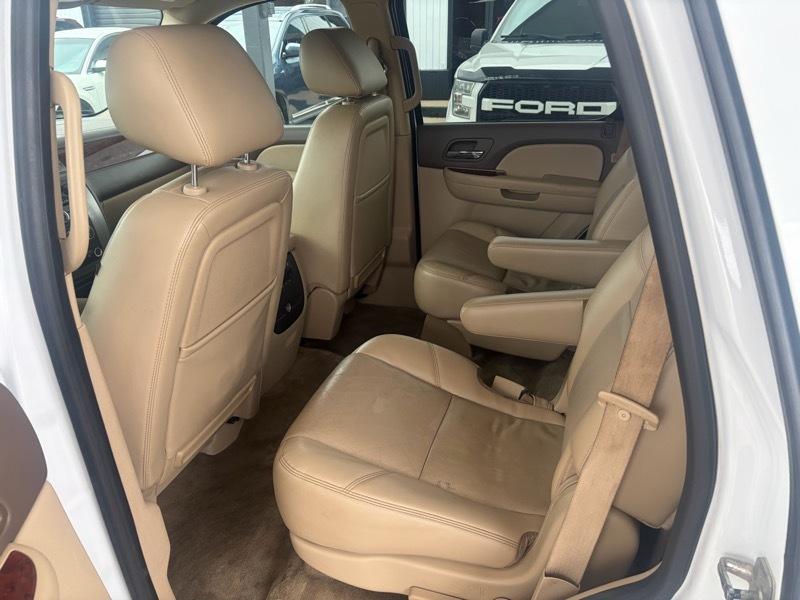 GMC Yukon 4WD 4dr 1500 SLT 2011