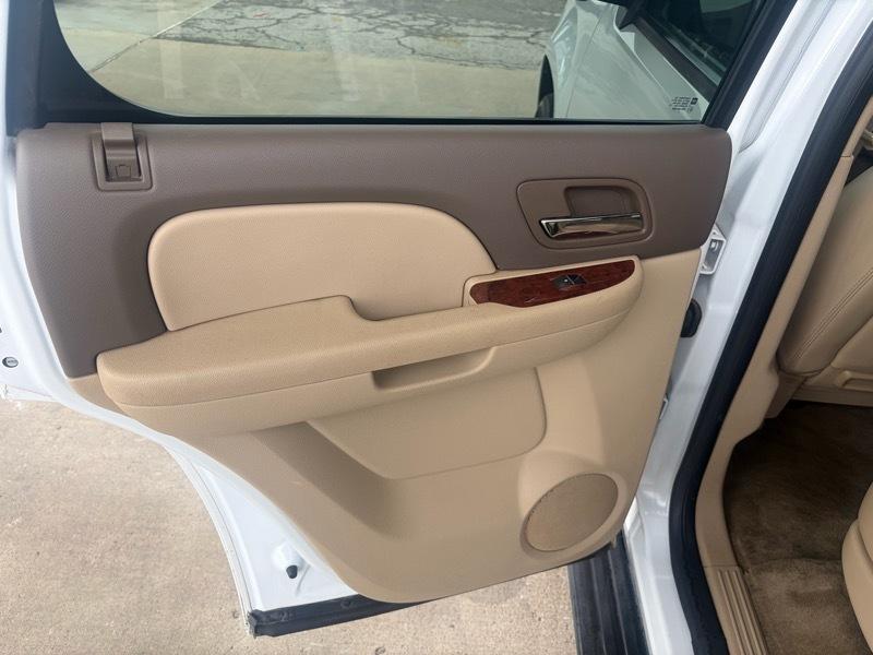 GMC Yukon 4WD 4dr 1500 SLT 2011