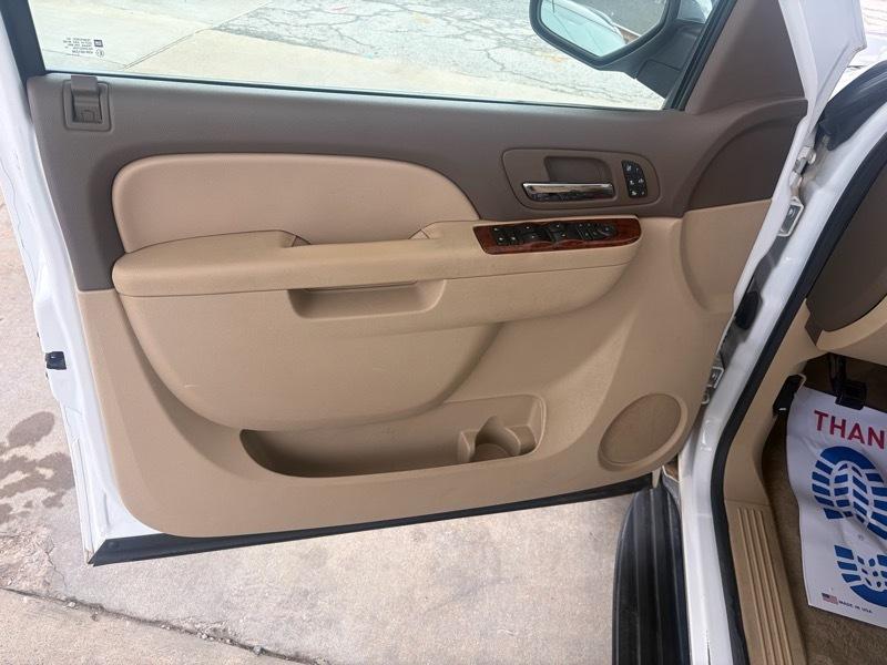 GMC Yukon 4WD 4dr 1500 SLT 2011