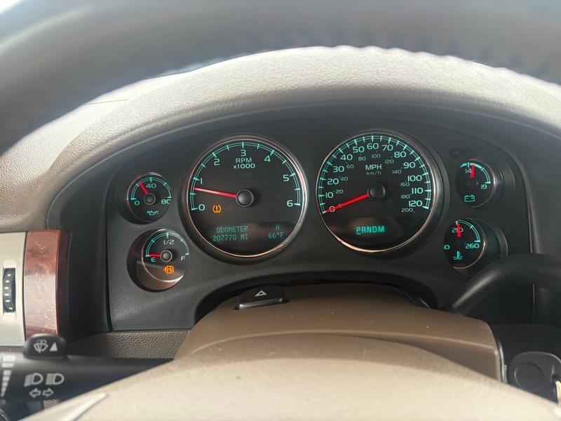 GMC Yukon 4WD 4dr 1500 SLT 2011