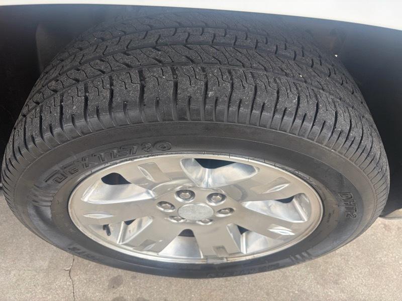 GMC Yukon 4WD 4dr 1500 SLT 2011