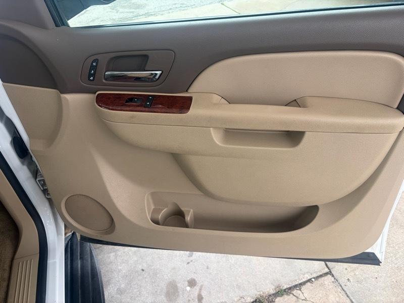 GMC Yukon 4WD 4dr 1500 SLT 2011