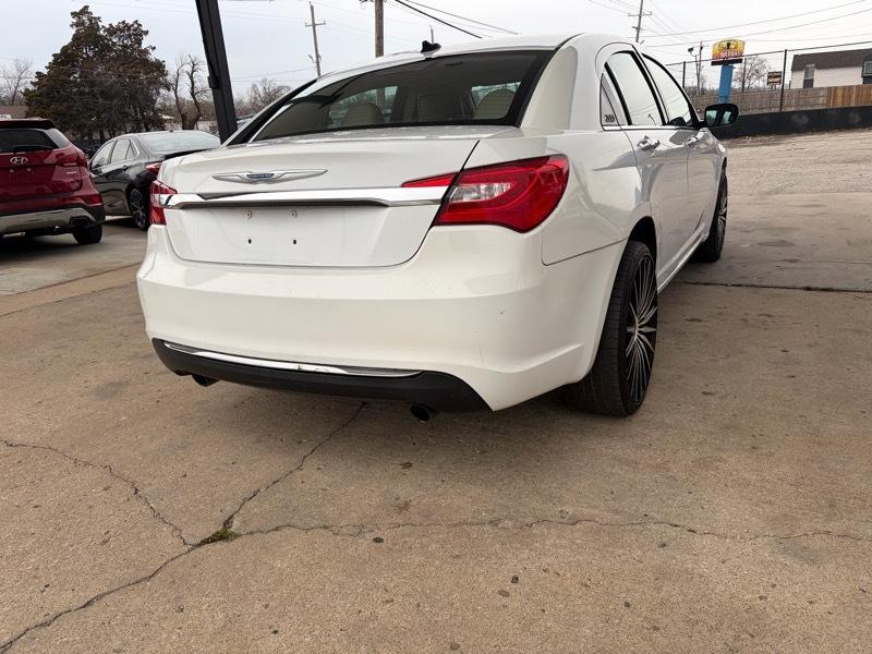 Chrysler 200 4dr Sdn Limited 2012