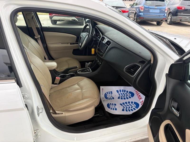 Chrysler 200 4dr Sdn Limited 2012