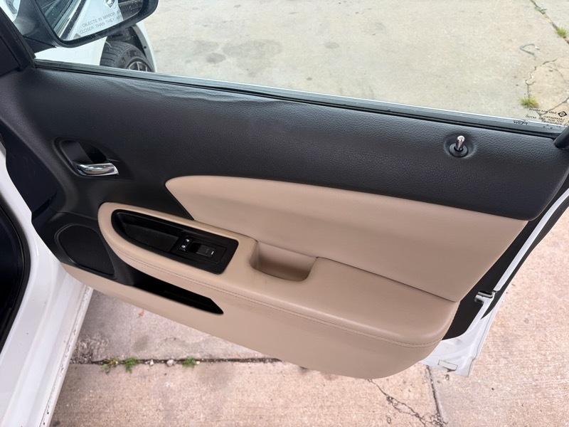 Chrysler 200 4dr Sdn Limited 2012