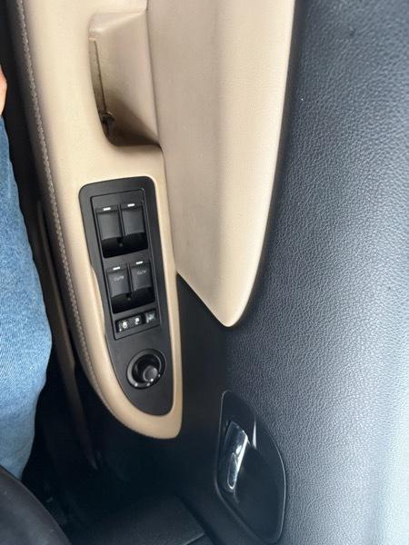 Chrysler 200 4dr Sdn Limited 2012