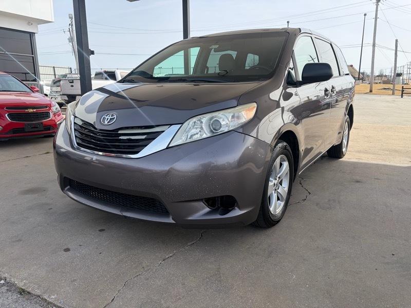 Toyota Sienna 5dr 7-Pass Van CE FWD (Natl) 2015