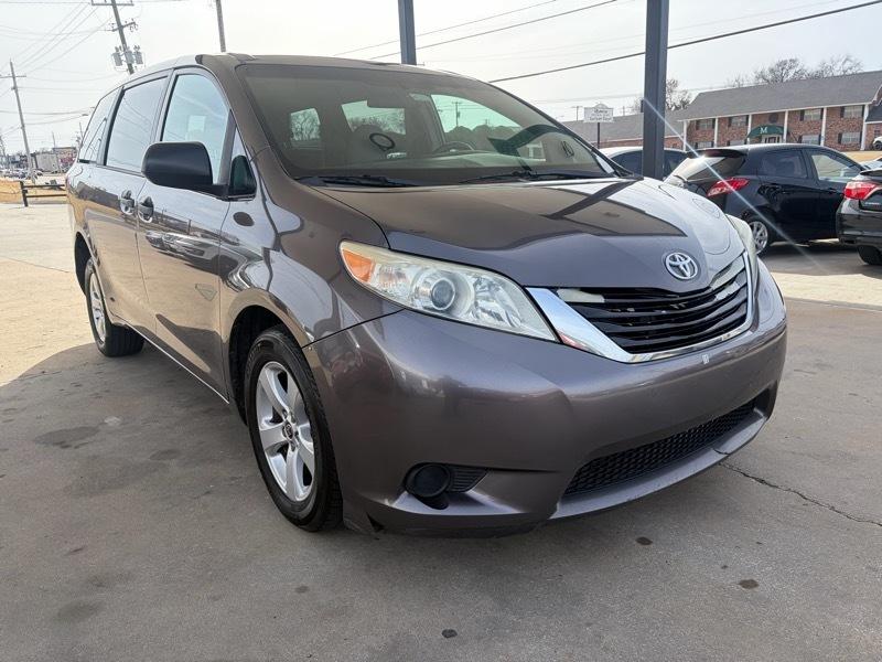 Toyota Sienna 5dr 7-Pass Van CE FWD (Natl) 2015
