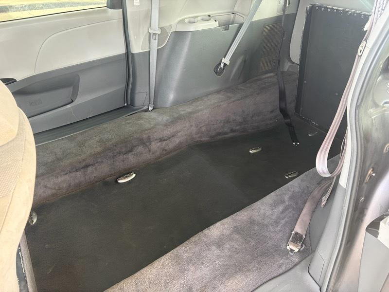 Toyota Sienna 5dr 7-Pass Van CE FWD (Natl) 2015