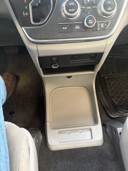 Toyota Sienna 5dr 7-Pass Van CE FWD (Natl) 2015