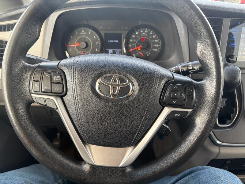 Toyota Sienna 5dr 7-Pass Van CE FWD (Natl) 2015