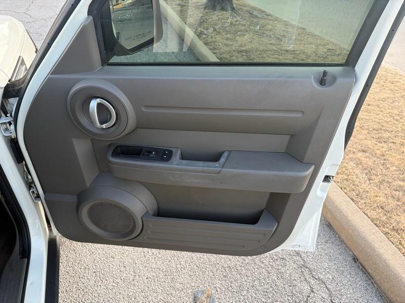 Dodge Nitro 2WD 4dr SXT 2007