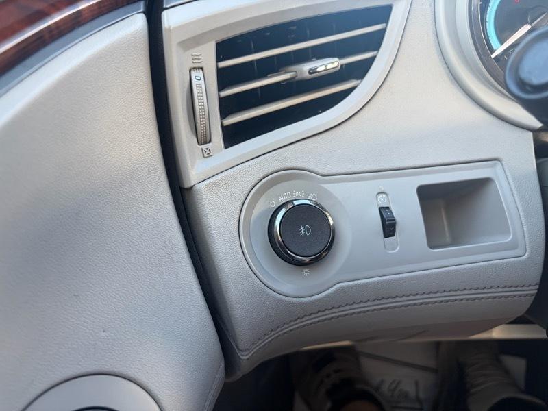 Buick LaCrosse 4dr Sdn Leather AWD 2013