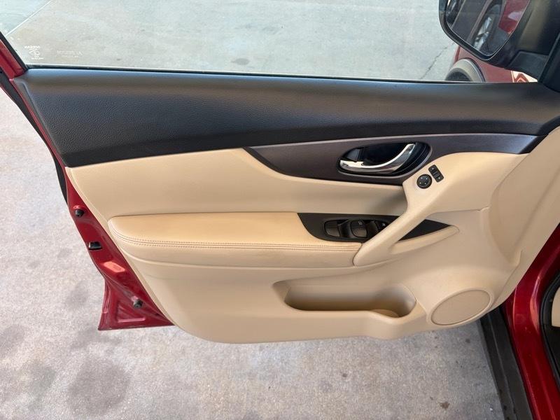 Nissan ROGUE S/SV  2016