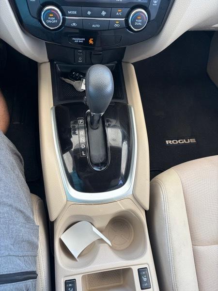 Nissan ROGUE S/SV  2016