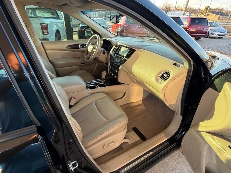 Nissan Pathfinder SL 4D SUV FWD 2014