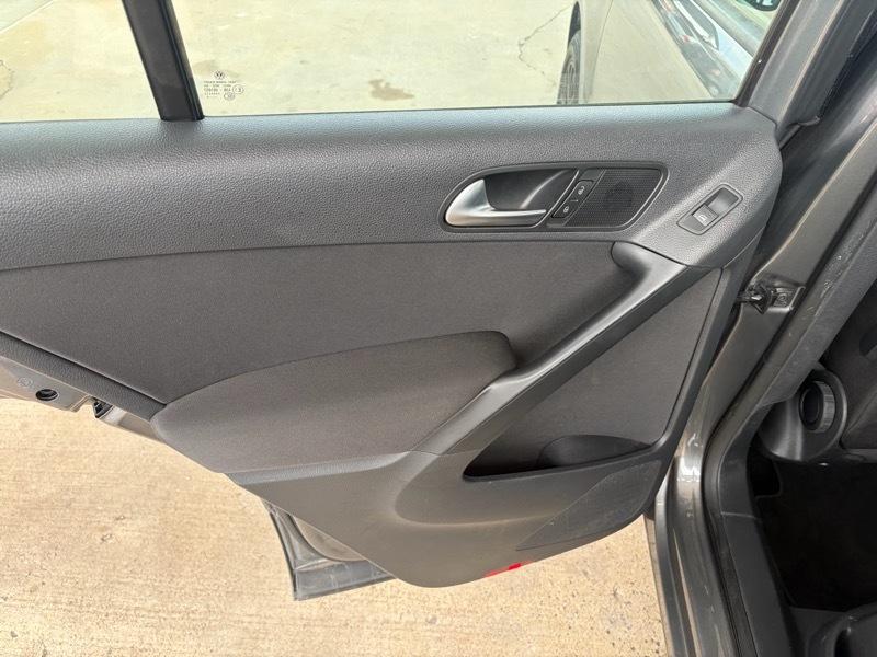 Volkswagen Tiguan SEL 2012