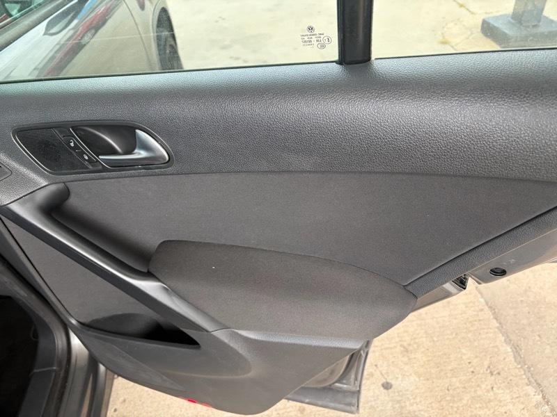 Volkswagen Tiguan SEL 2012