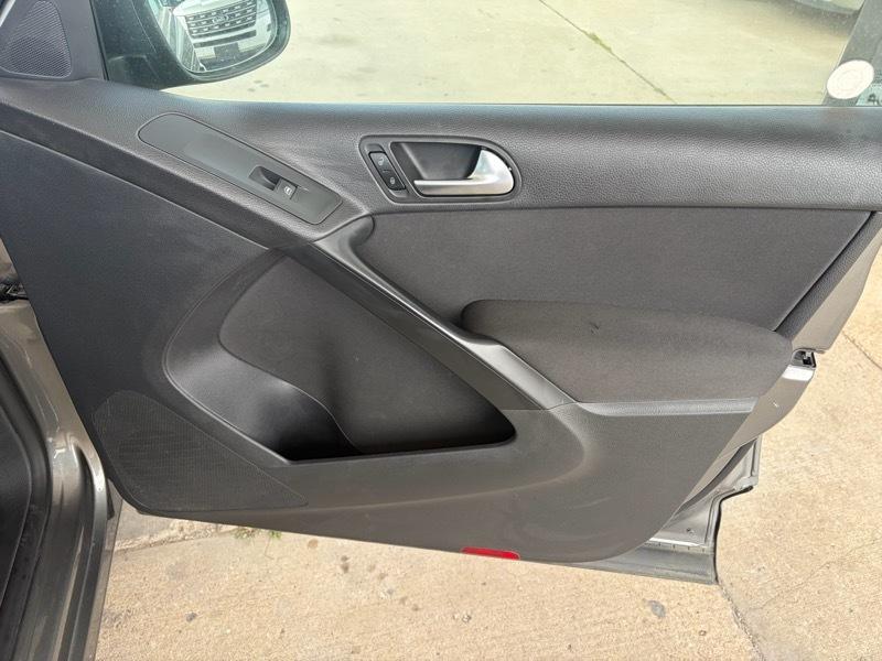 Volkswagen Tiguan SEL 2012