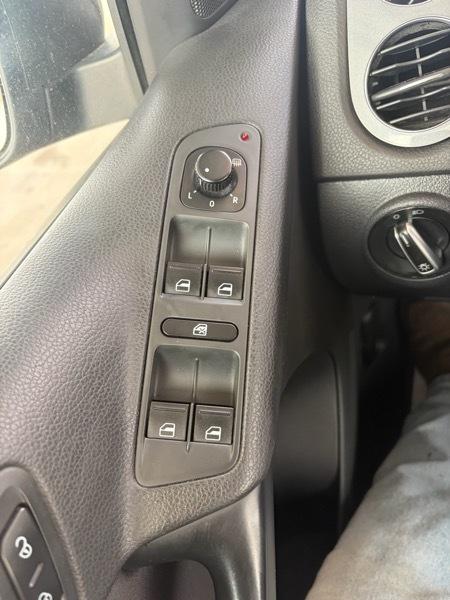 Volkswagen Tiguan SEL 2012