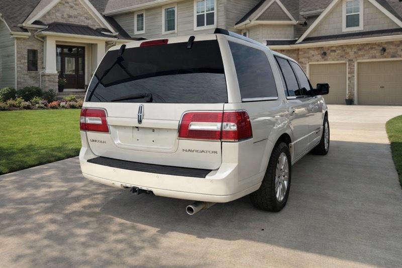 Lincoln Navigator 4D SUV 4WD 2014