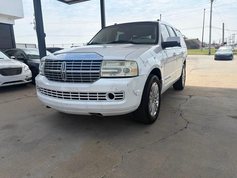 Lincoln Navigator 4D SUV 4WD 2014