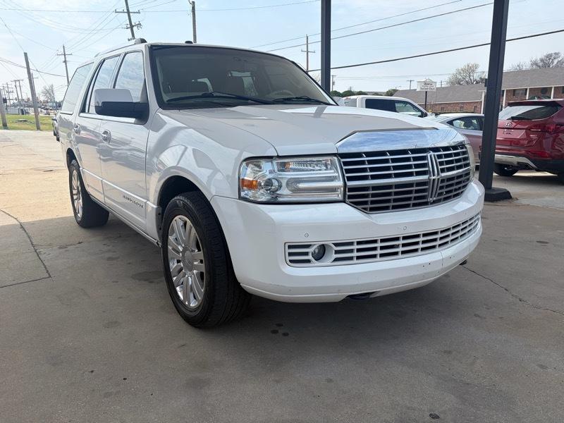 Lincoln Navigator 4D SUV 4WD 2014
