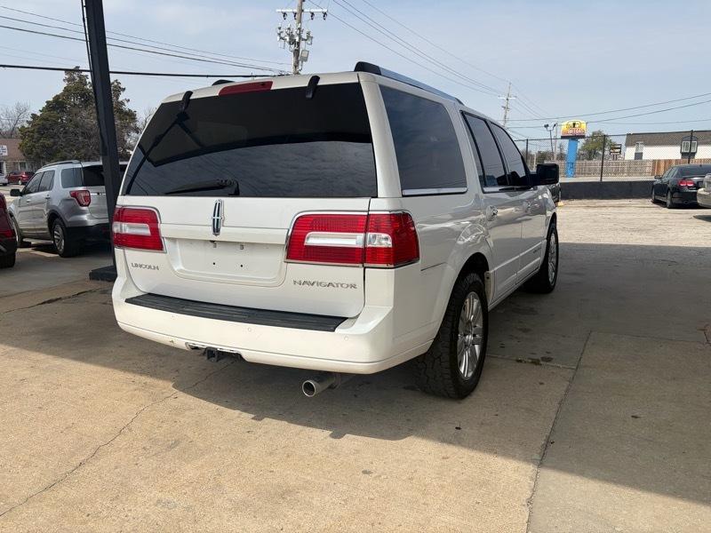 Lincoln Navigator 4D SUV 4WD 2014