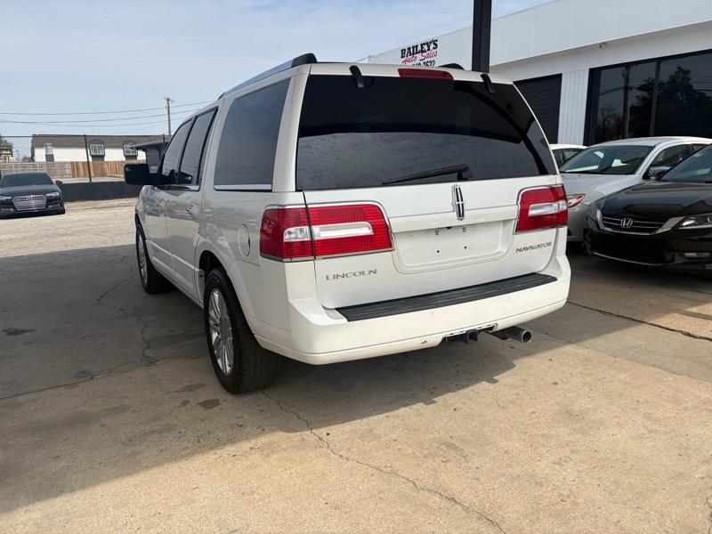 Lincoln Navigator 4D SUV 4WD 2014