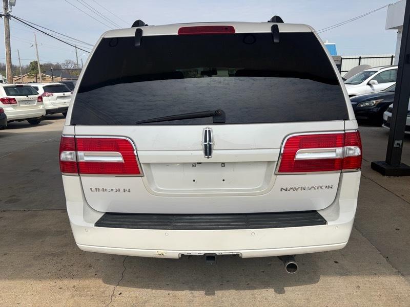 Lincoln Navigator 4D SUV 4WD 2014