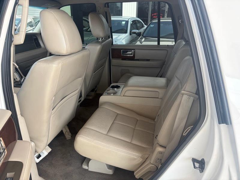 Lincoln Navigator 4D SUV 4WD 2014