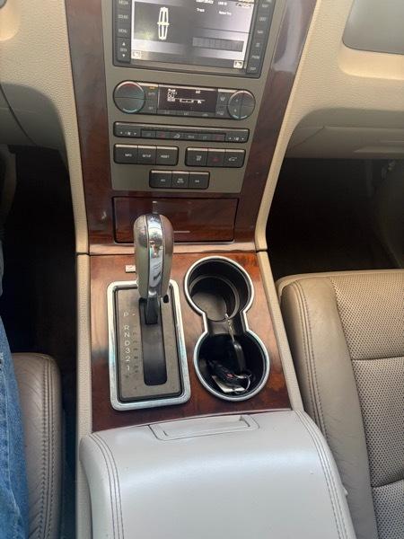 Lincoln Navigator 4D SUV 4WD 2014