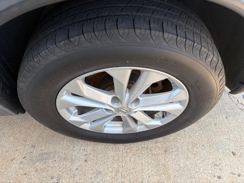 Nissan ROGUE S/SV  2016