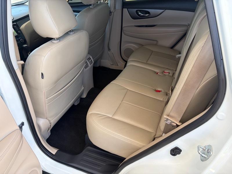 Nissan ROGUE S/SV  2016