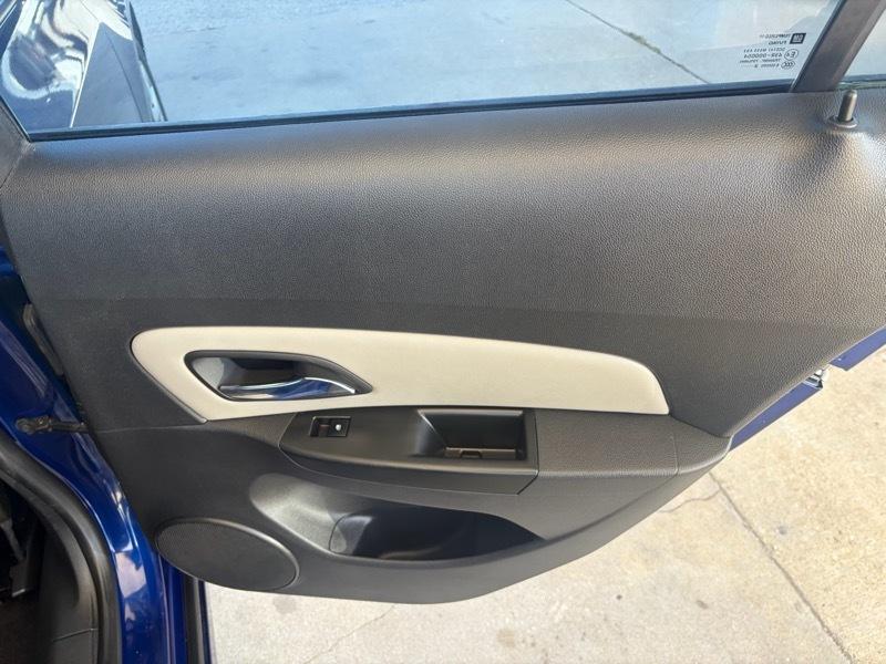 Chevrolet Cruze LS 2013