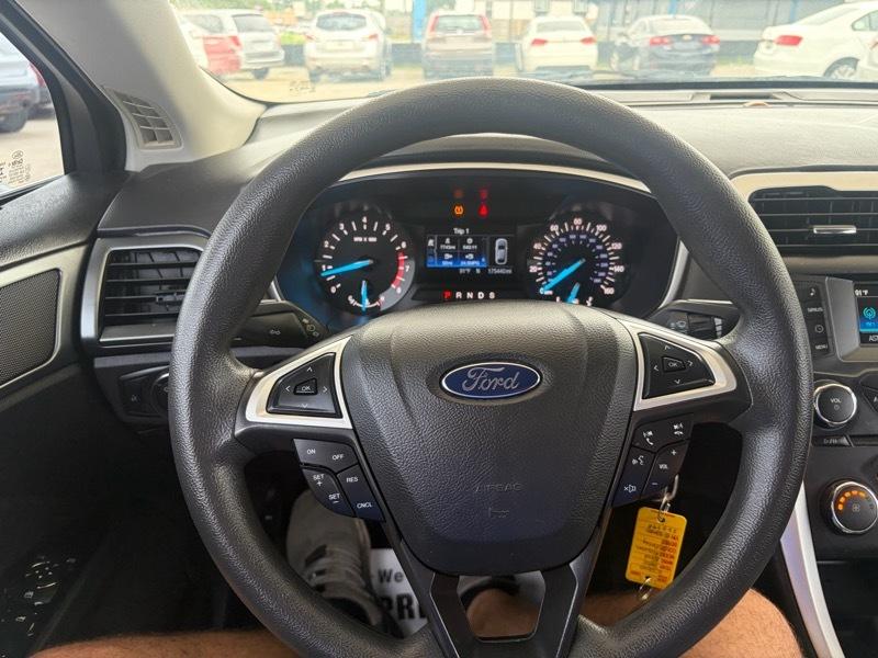 Ford Fusion SE 2015