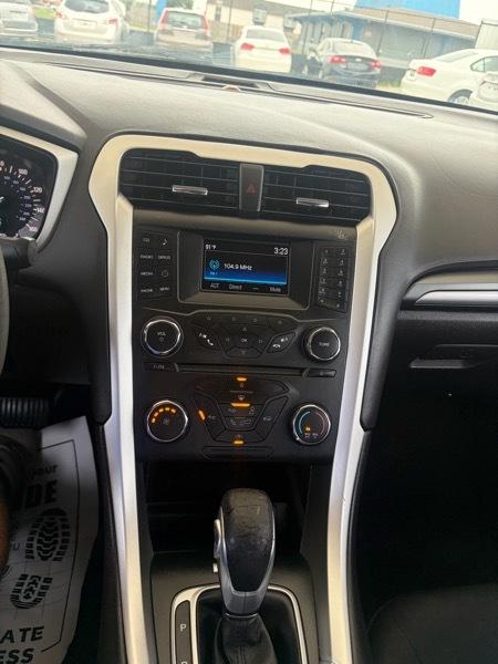 Ford Fusion SE 2015