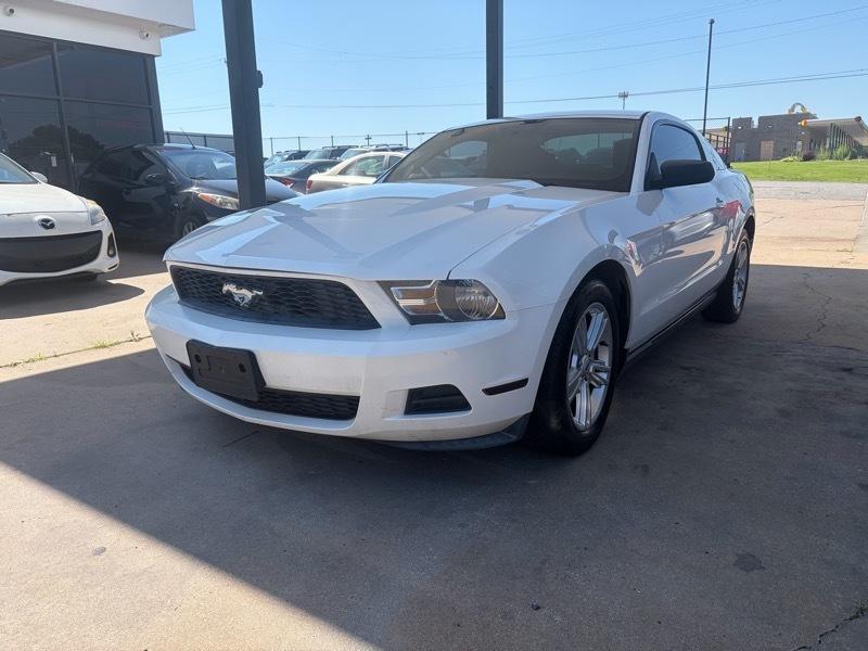 Ford Mustang Premium Coupe 2010