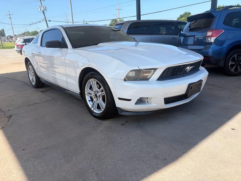 Ford Mustang Premium Coupe 2010