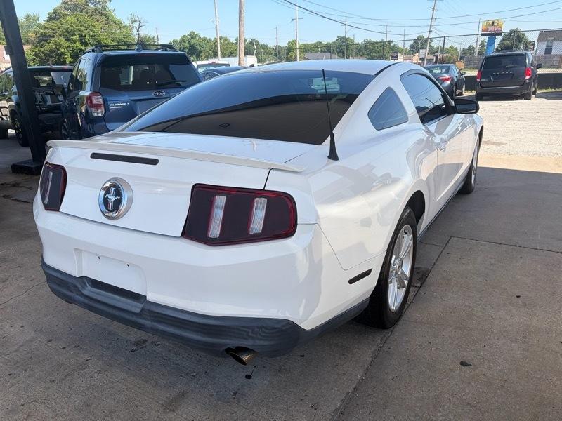 Ford Mustang Premium Coupe 2010