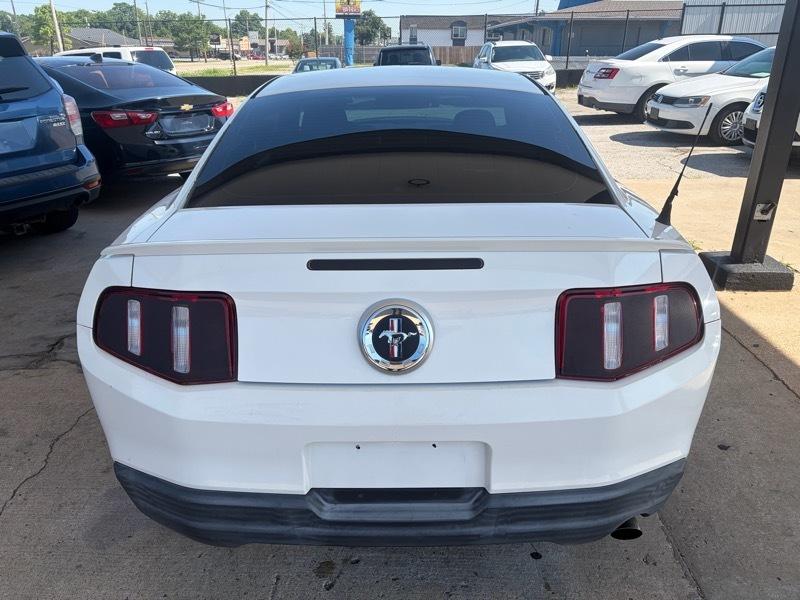 Ford Mustang Premium Coupe 2010