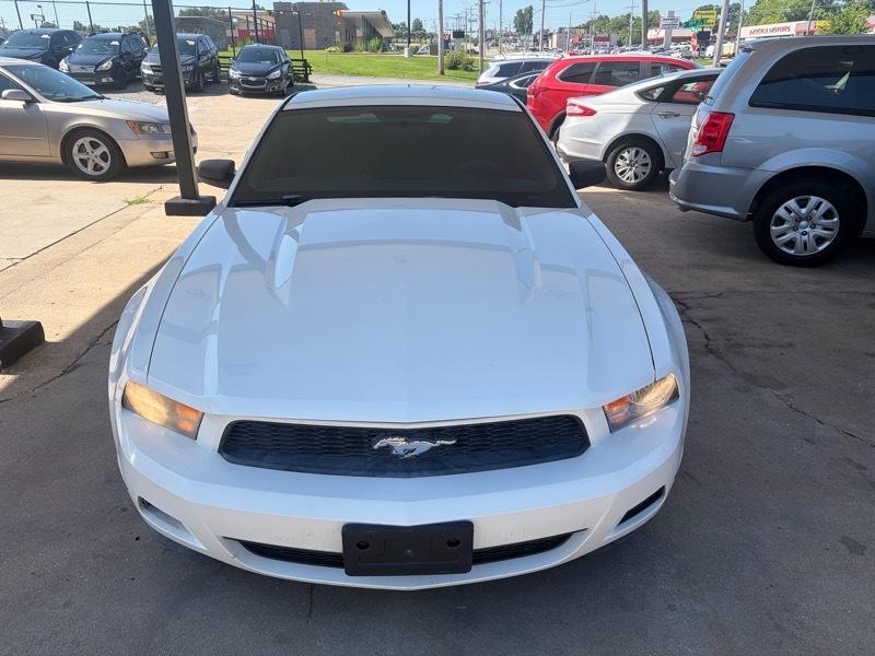 Ford Mustang Premium Coupe 2010